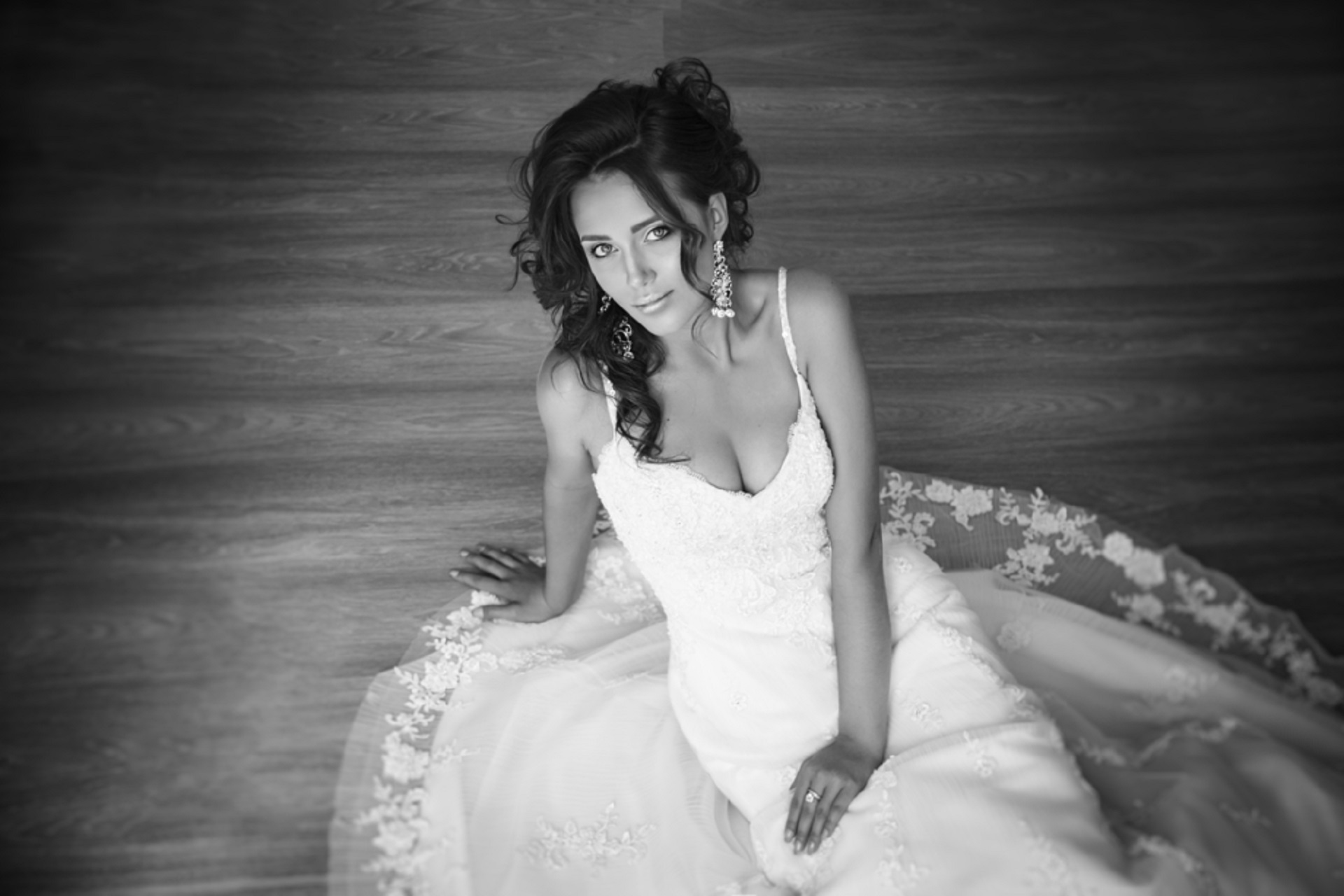 glam wedding in the sunshine coast with professional hair and makeup artist